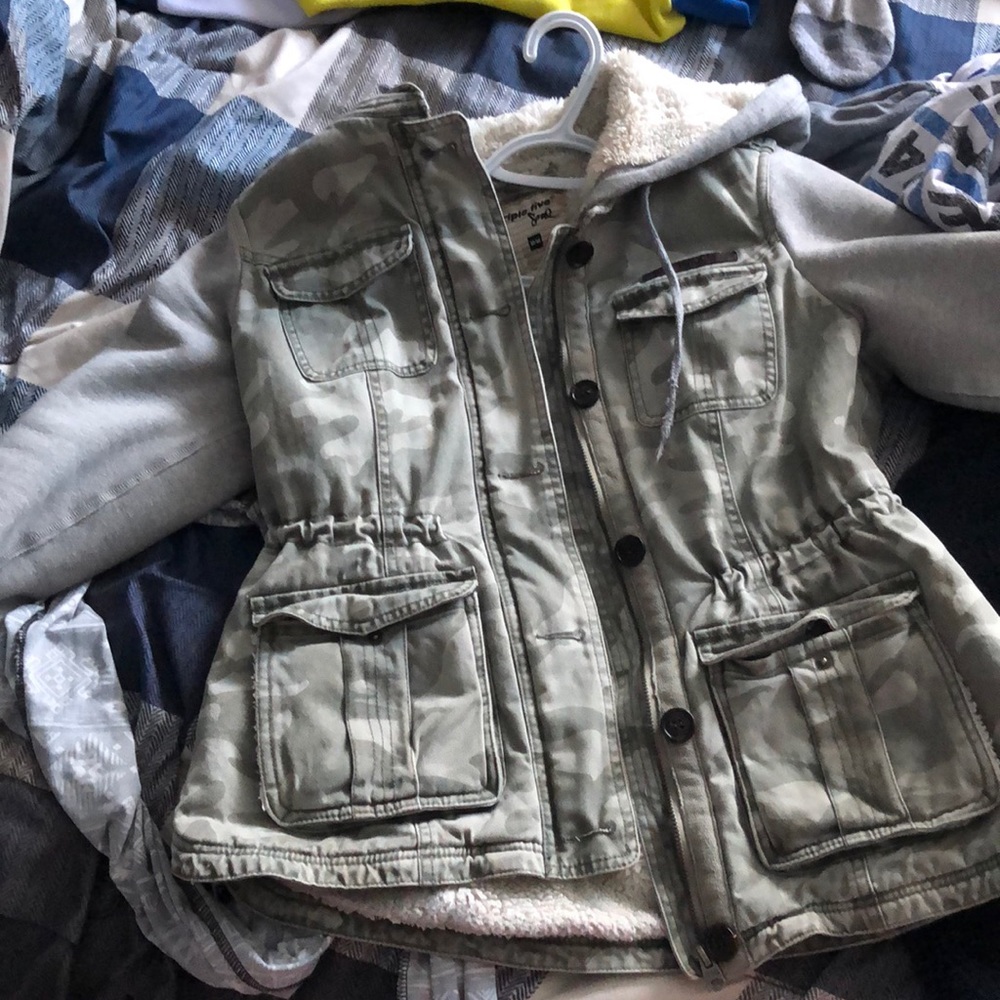 Size medium camo jacket